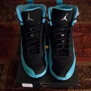 Jordan 12s Black/Mtlc Silver-Hyper Jade